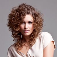 Coupe cheveux frisés long