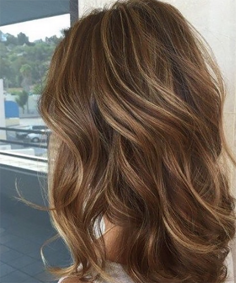 Blond californien cheveux courts