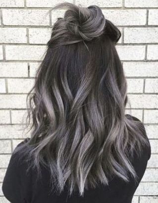 Coiffures courtes cheveux gris