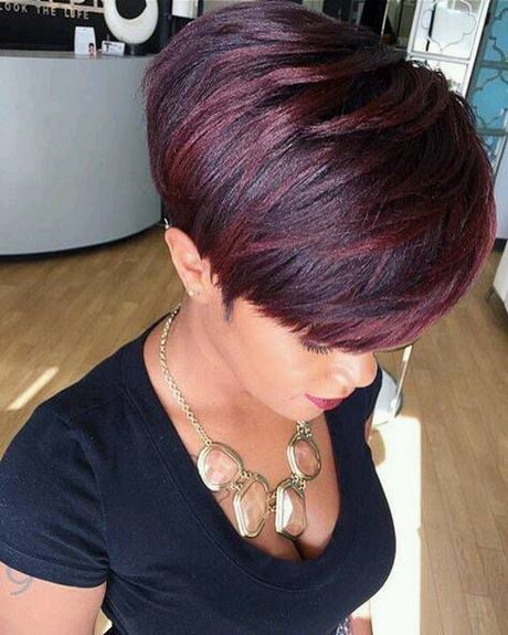 Coupe carre asymetrique court