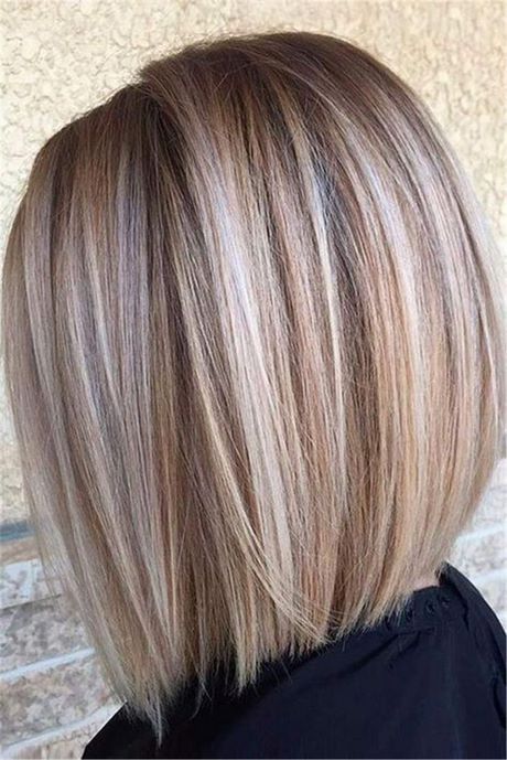 Coupe carré mi long blond