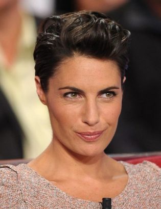 ﻿Coupe cheveux blancs femme 60 ans