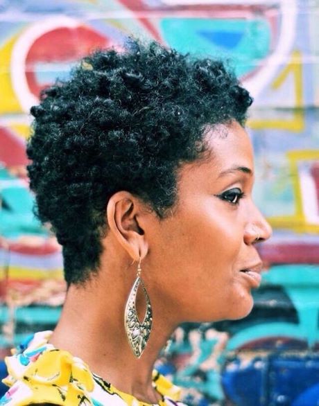 Coupe cheveux court afro femme