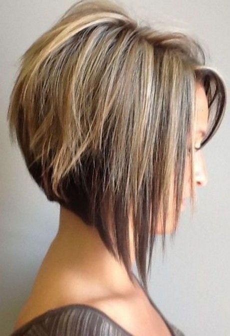 Coupe cheveux court derriere long devant