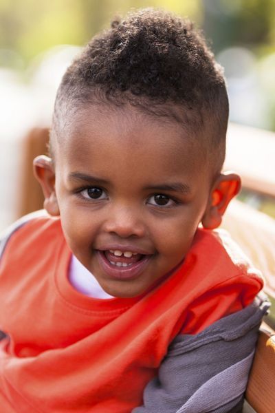 Coupe cheveux garcon noir