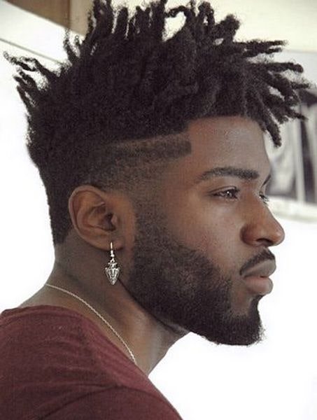 Coupe cheveux homme rasé coté long dessus