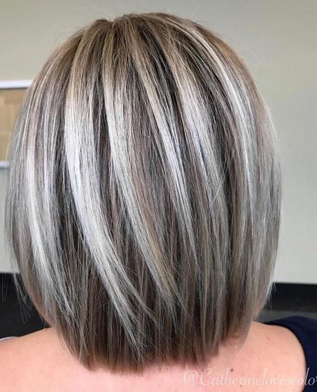 Coupe cheveux mi long gris femme 50 ans