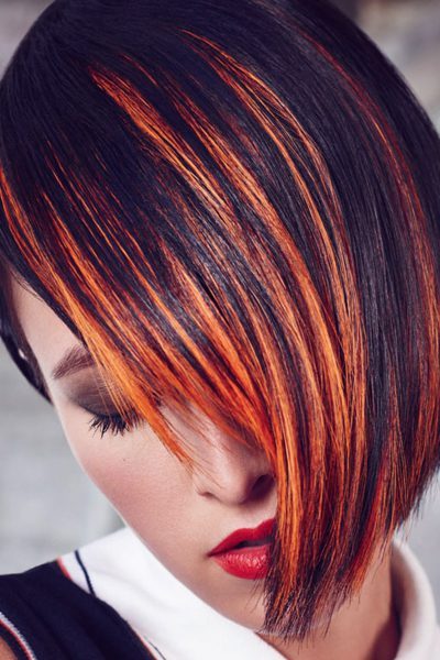 Coupe courte avec meche rouge