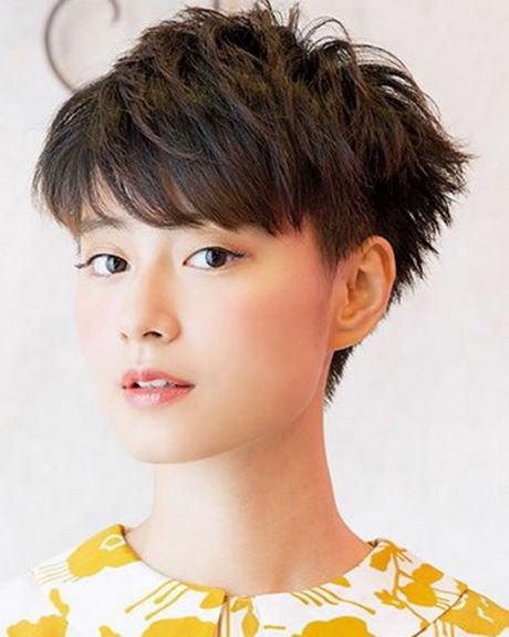 Coupe courte femme asiatique