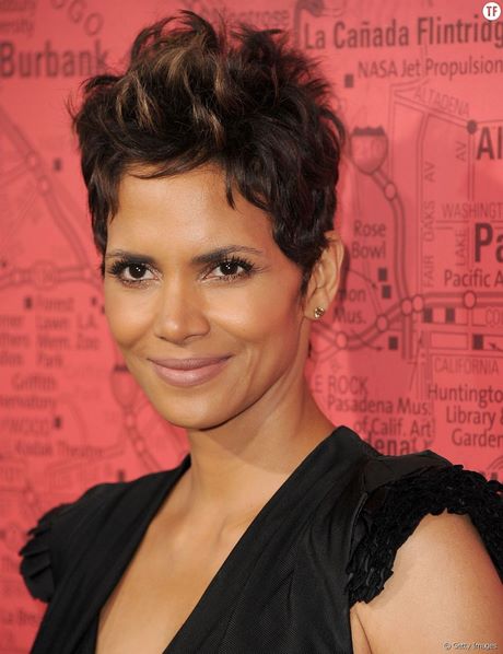 Coupe courte halle berry