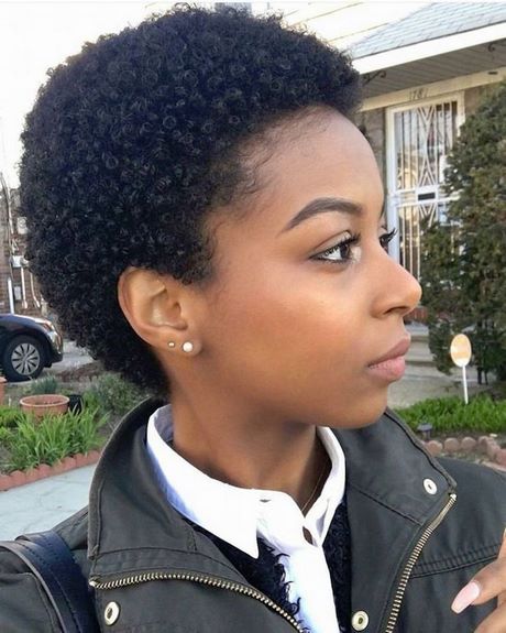 Coupe de cheveux court africaine