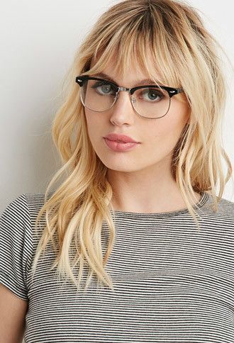 Coupe de cheveux pour visage rond avec lunettes