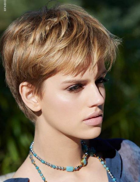 Coupe pixie cheveux fins