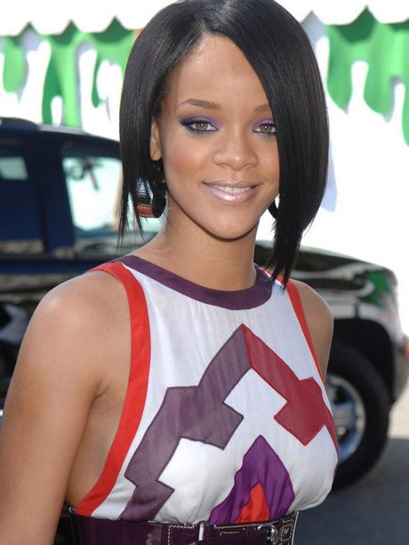 Rihanna carré plongeant
