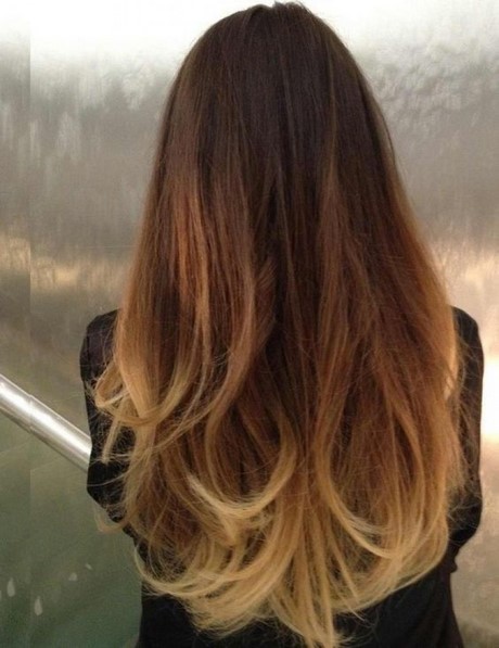 Tie and dye blond cheveux long