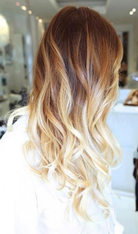 Tie and dye blond cheveux long