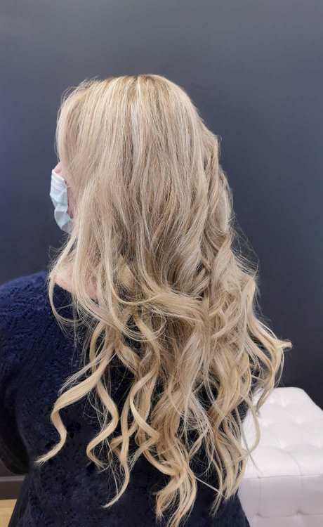 Balayage blond sur cheveux mi long