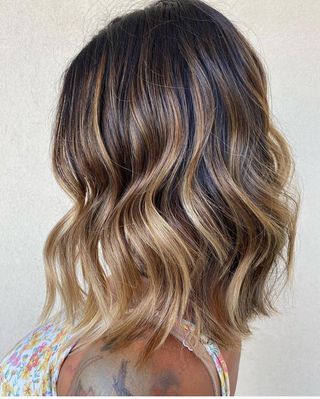 Coiffure carré long blond