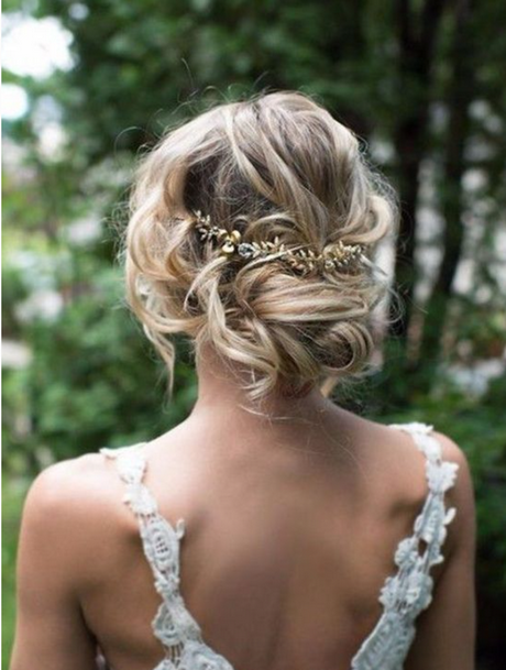 Coiffure mariée cheveux courts et fins