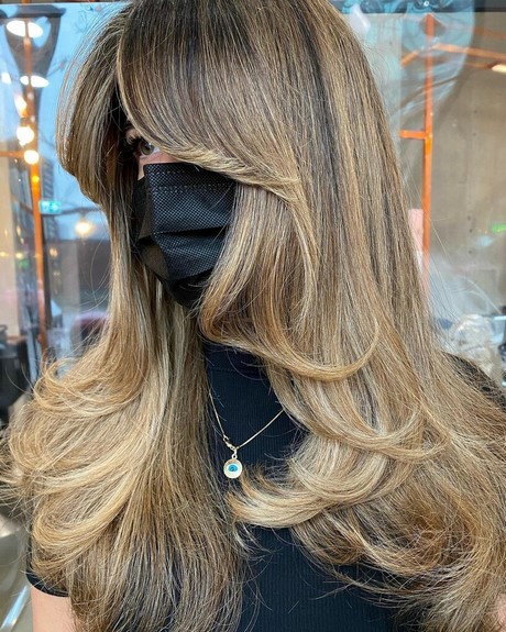 Coup de cheveux long femme