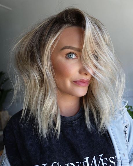 Coupe blonde cheveux long