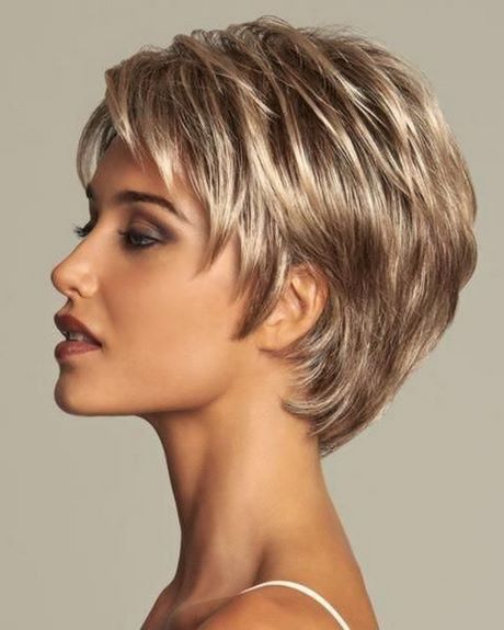 Coupe cheveux courts fins femme 50 ans