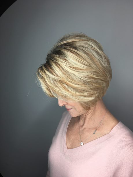 Coupe cheveux fins courts femme 50 ans