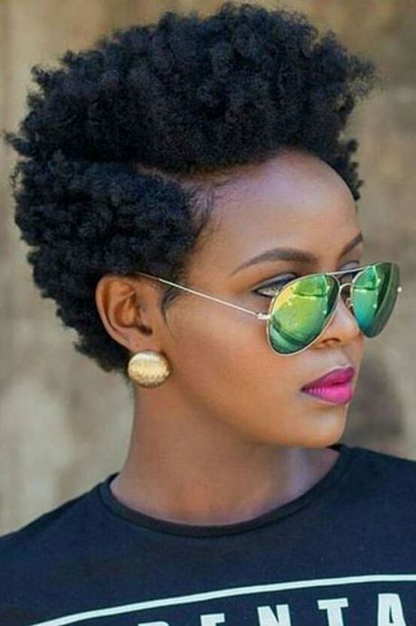 Coupe courte cheveux afro femme