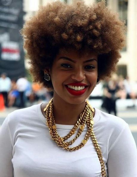 Coupe courte femme afro américaine