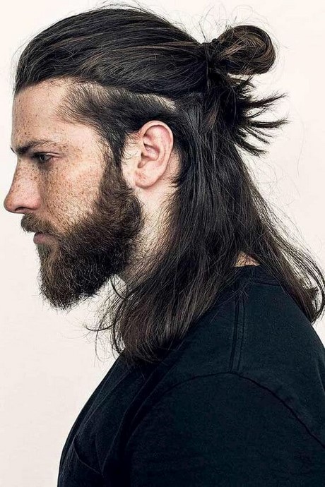 Coupe de cheveux attaché homme