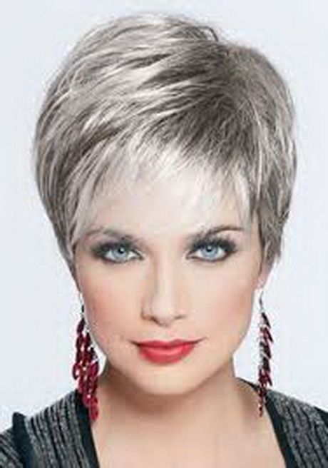 Coupe femme courte cheveux gris