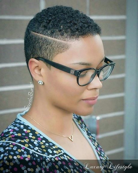 Coupe tres courte femme noire