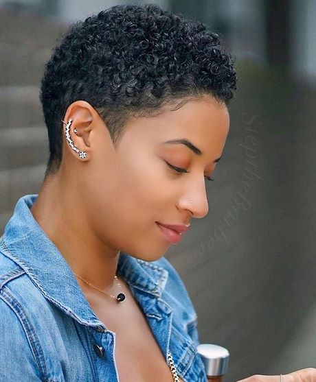 Modele coupe de cheveux afro femme