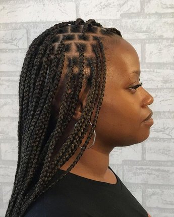 Modele de coiffure avec crochet braid