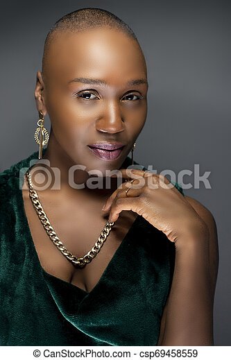 Modele de coupe de cheveux court pour femme noire