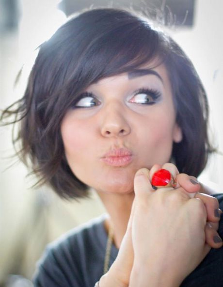 Modeles de coiffure courte pour femme de 60 ans