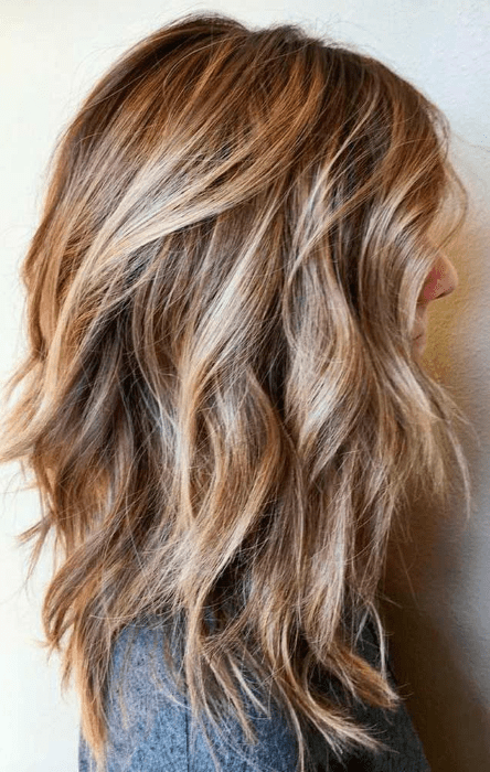 Permanente wavy cheveux mi long