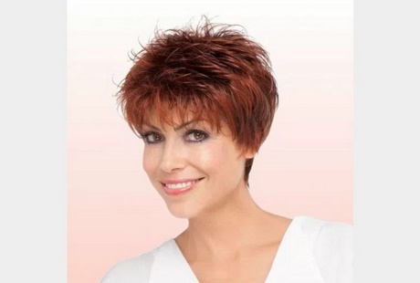 Coiffure courte femme de 50 ans