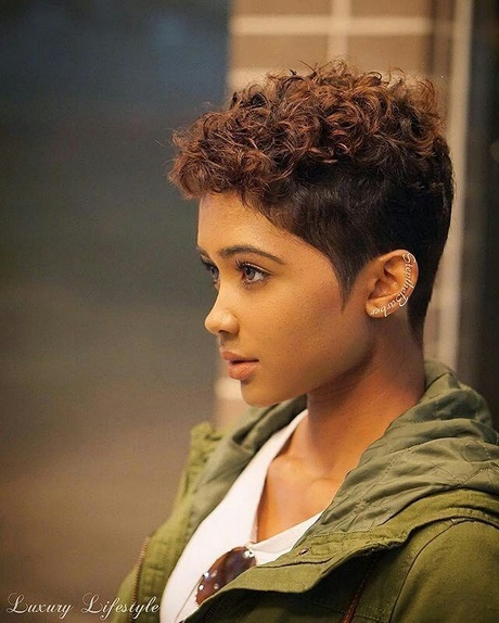 Coupe cheveux court afro antillais