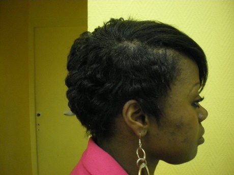 Coupe de cheveux court afro américaine