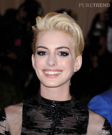 Anne hathaway coupe courte