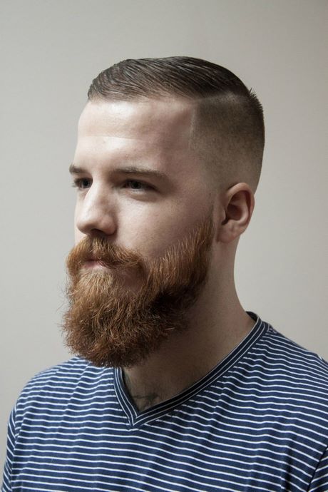 Barbe cheveux court