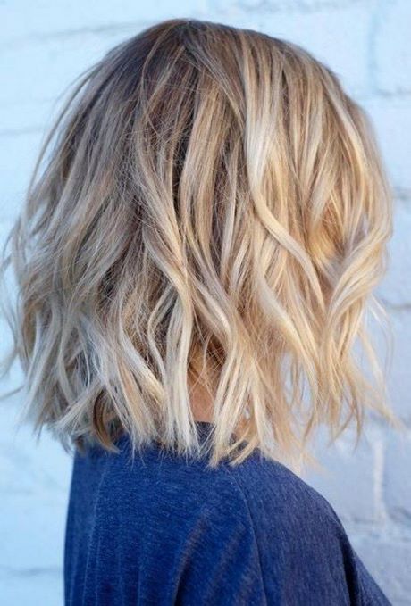 Carré long balayage blond