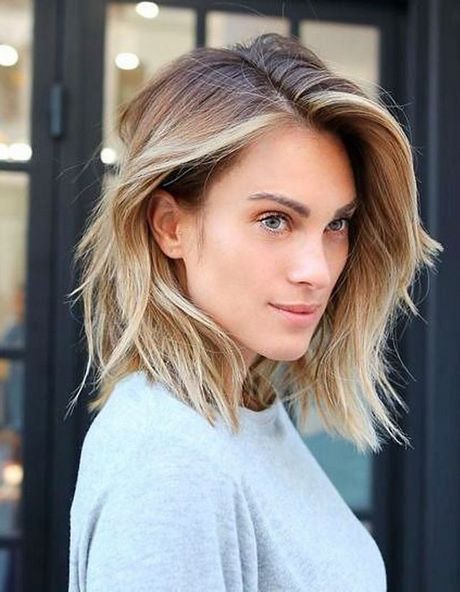 Cheveux court meche blonde