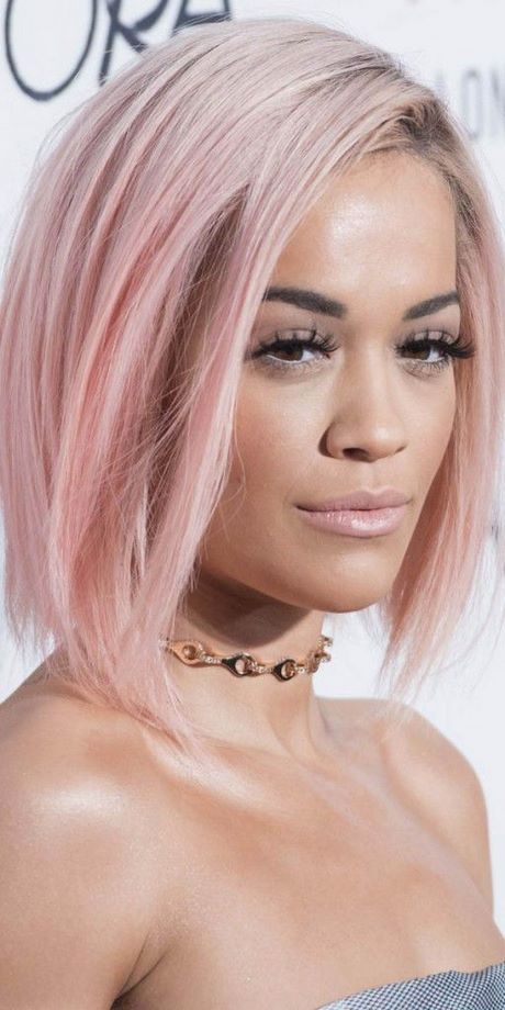 Cheveux court rose