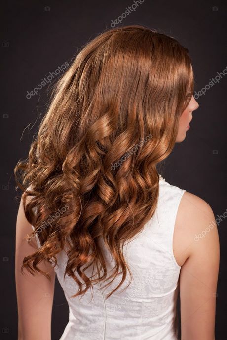 Cheveux long frisés femme