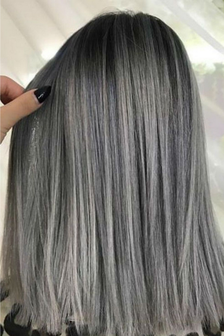 Cheveux mi long gris