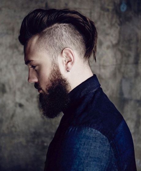 Coiffure homme court coté long dessus