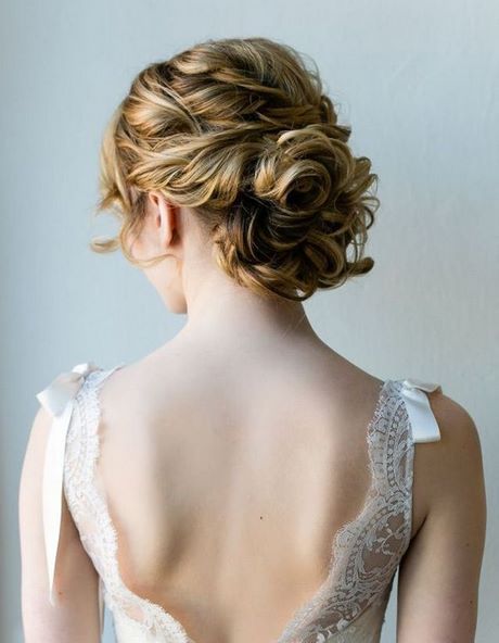 Coiffure mariée cheveux détachés