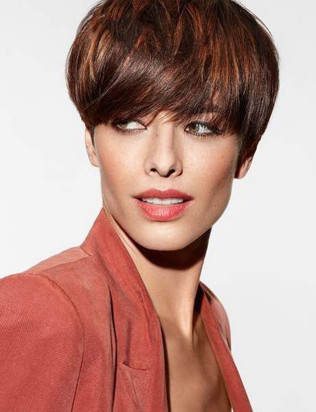 Coupe courte femme avec frange